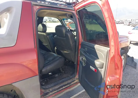 2002 Chevrolet Avalanche 1500 from USA, damaged, VIN 3GNEK13T92G304915